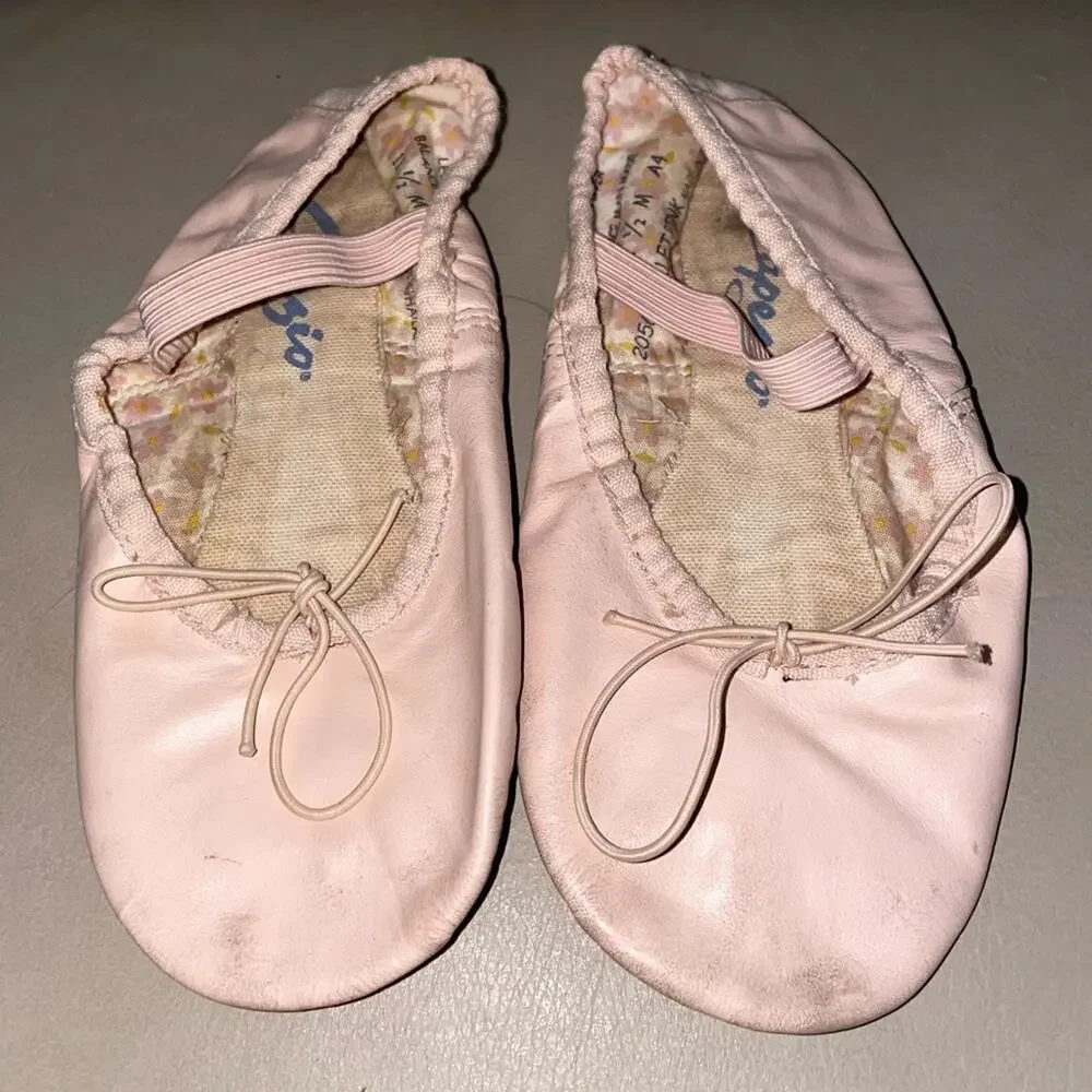 🩰 Capezio 205C Daisy Pink Leather Ballet Slippers - Size 11.5 M